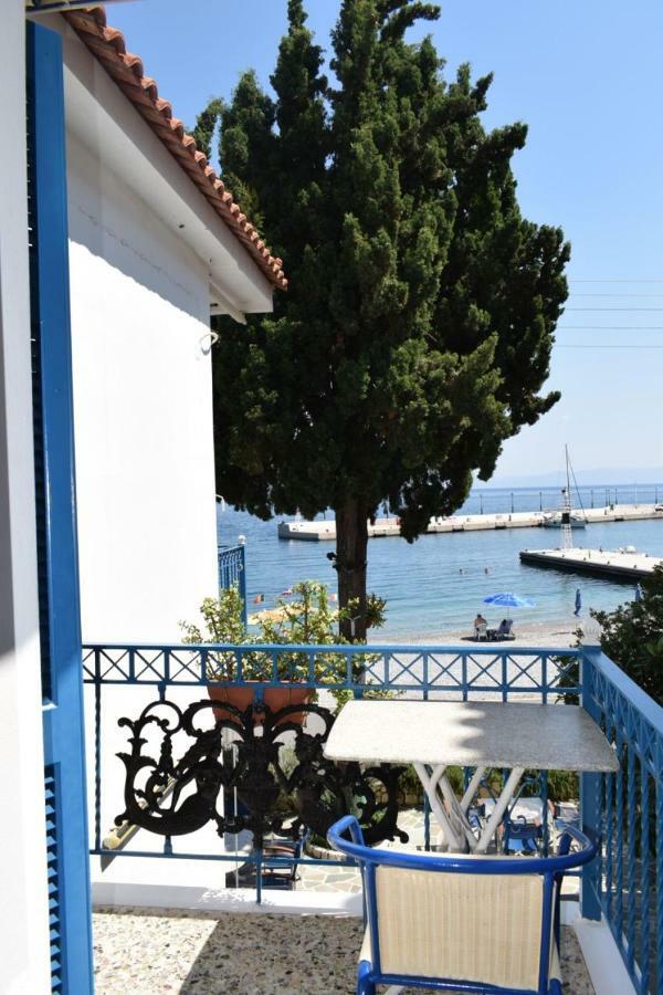 Oceanis Hotel Tirós Eksteriør bilde