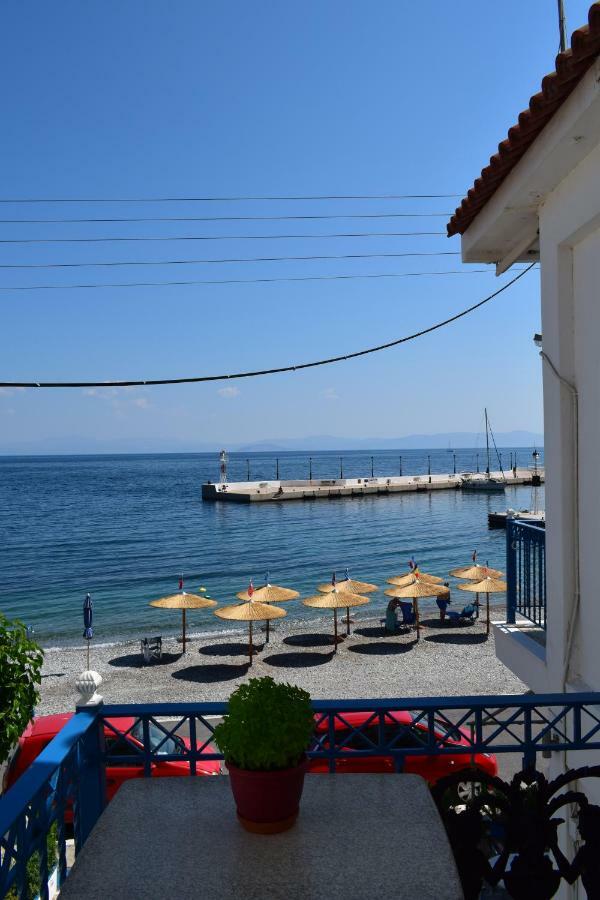 Oceanis Hotel Tirós Eksteriør bilde
